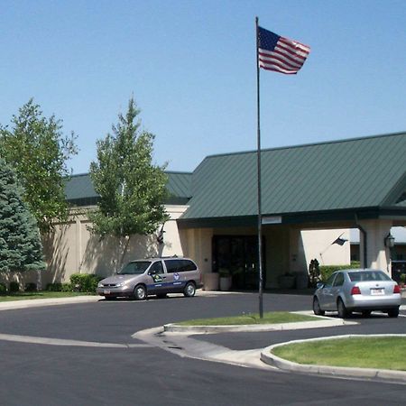 Hotel Ramada By Wyndham Provo Extérieur photo