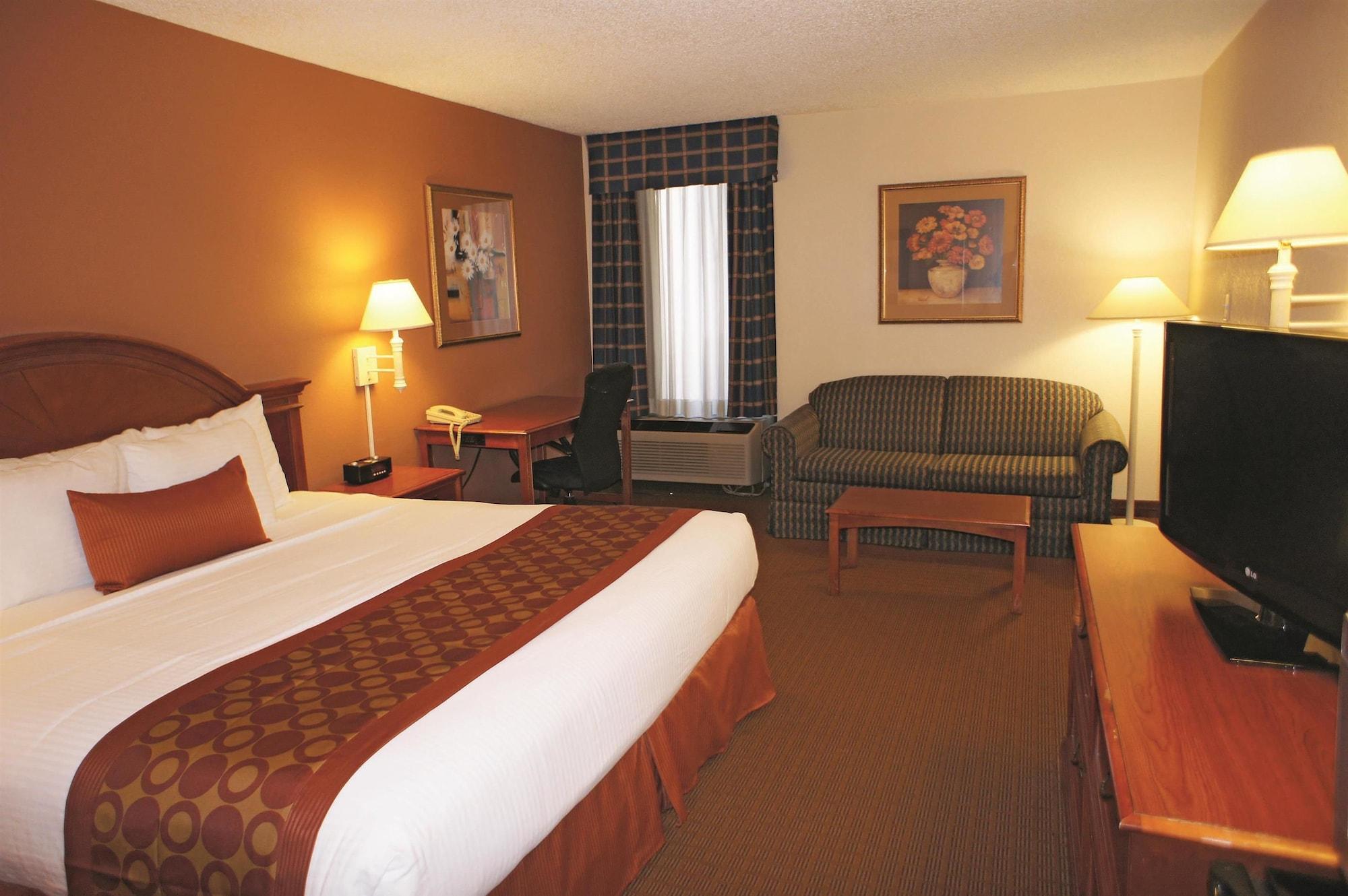 Hotel Ramada By Wyndham Provo Extérieur photo