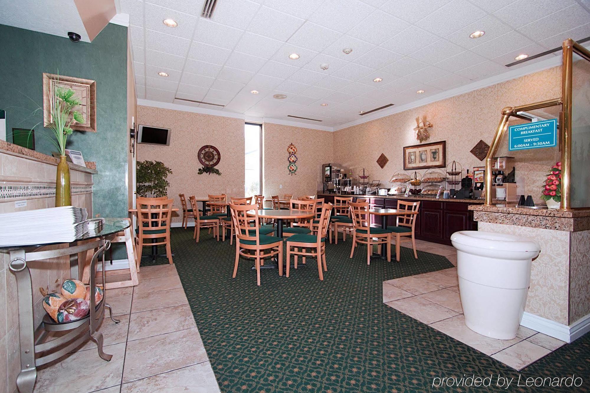 Hotel Ramada By Wyndham Provo Extérieur photo