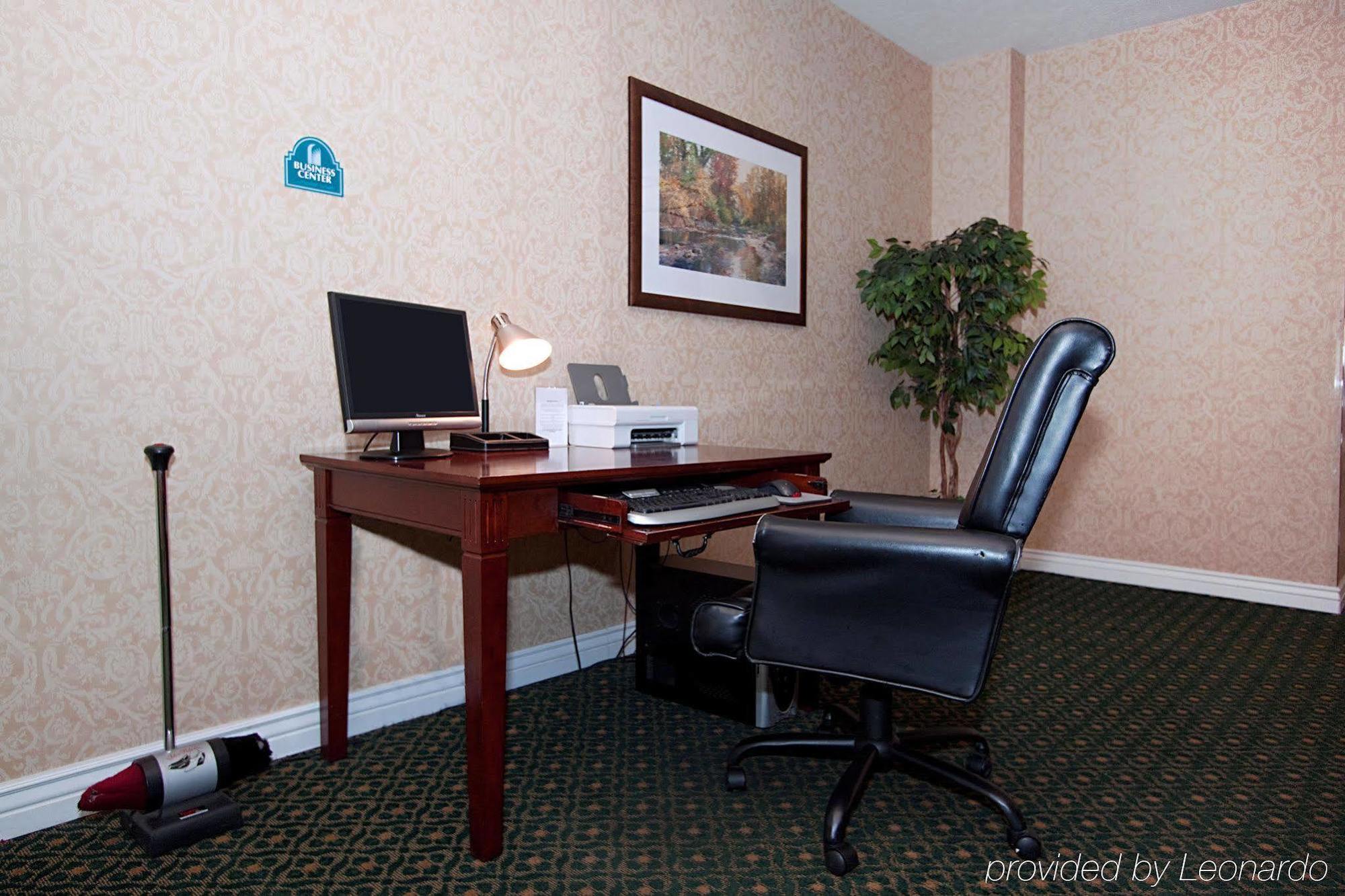 Hotel Ramada By Wyndham Provo Extérieur photo