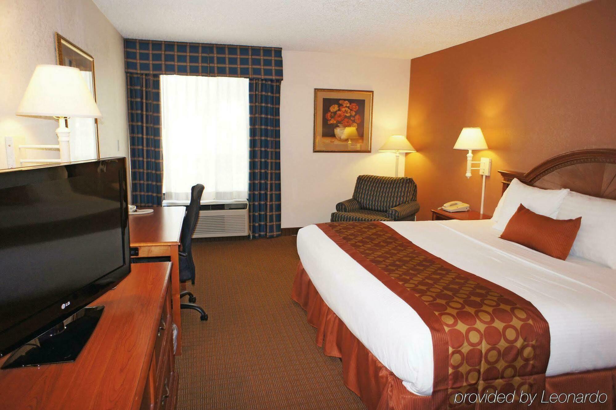 Hotel Ramada By Wyndham Provo Extérieur photo